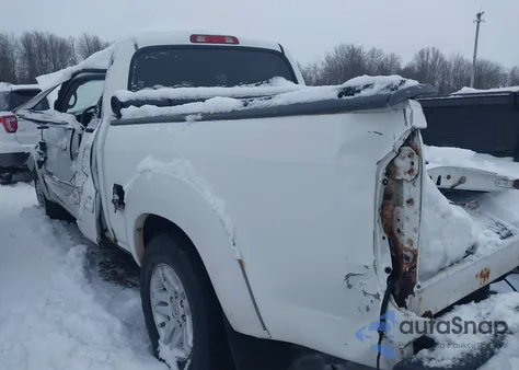 2006 Toyota Tundra Sr5 V8 z USA, uszkodzony, nr VIN 5TBDT44156S541370